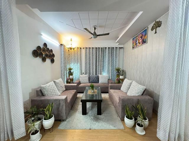 Rental | 4 BHK + Pooja Room 3000 Sq.Ft. Villa in Vastu Apartments