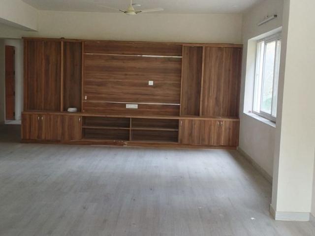 Rental | 4 BHK + Pooja Room,Extra Room 2700 Sq.Ft. Apartment in Film Nagar