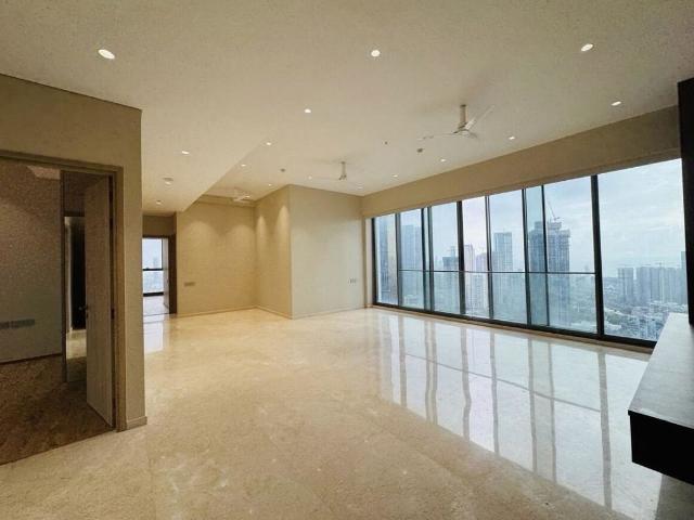 Rental | 4 BHK + Pooja Room,Servant Room 1586 Sq.Ft. Apartment in Rustomjee Crown