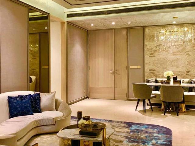 Rental | 4 BHK + Pooja Room,Servant Room 2150 Sq.Ft. Apartment in Rustomjee Crown