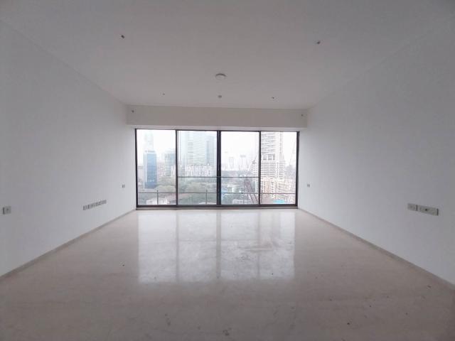 Rental | 4 BHK + Pooja Room,Servant Room 2156 Sq.Ft. Apartment in Rustomjee Crown Phase 2