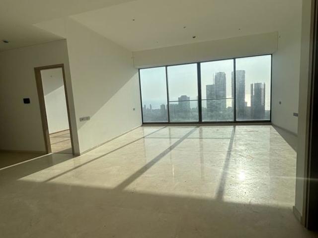 Rental | 4 BHK + Pooja Room,Servant Room 2179 Sq.Ft. Apartment in Rustomjee Crown