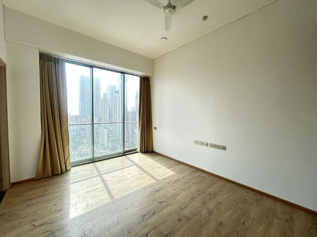 Rental | 4 BHK + Pooja Room,Servant Room 2200 Sq.Ft. Apartment in Rustomjee Crown