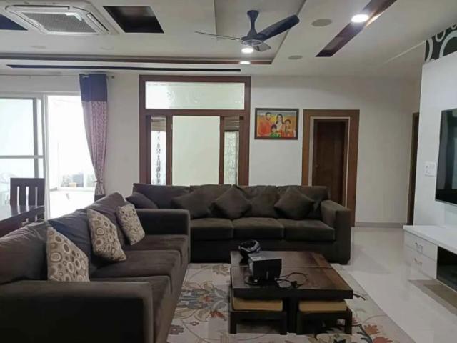 Rental | 4 BHK + Pooja Room,Servant Room 2500 Sq.Ft. Apartment in Borivali West