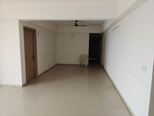 Rental | 4 BHK + Pooja Room,Servant Room 2500 Sq.Ft. Apartment in DLF New Town Heights III