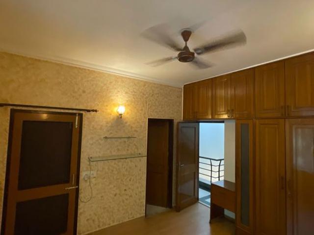 Rental | 4 BHK + Pooja Room,Servant Room 3000 Sq.Ft. Villa in Unitech Deerwood Chase