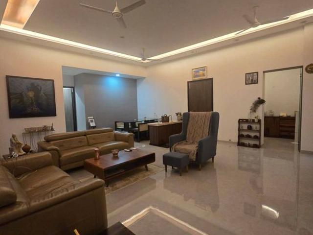 Rental | 4 BHK + Pooja Room,Servant Room,Basement 2000 Sq.Ft. Independent House in Shantiniketan CHS Versova