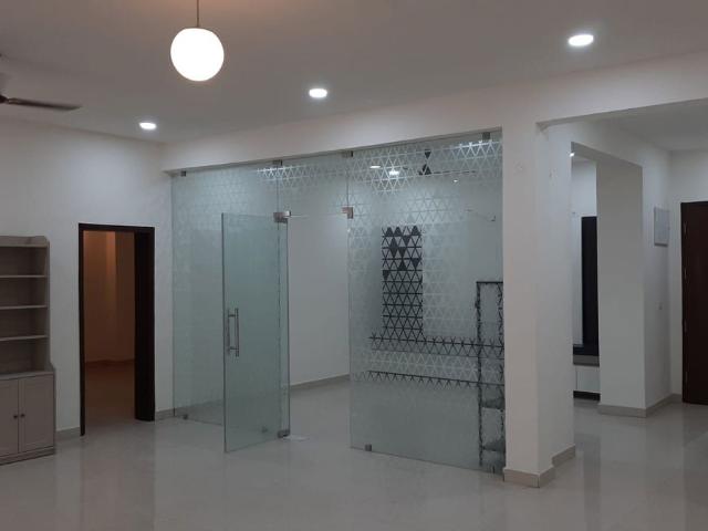 Rental | 4 BHK + Pooja Room,Servant Room,Extra Room 3500 Sq.Ft. Apartment in NCC Urban Gardenia