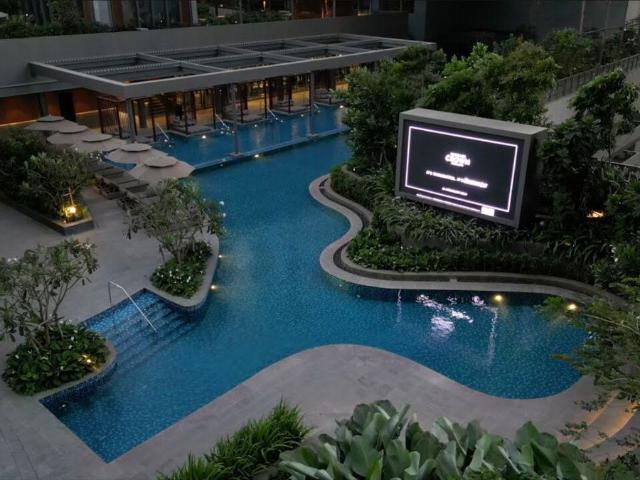 Rental | 4 BHK + Pooja Room,Servant Room,Study Room 2100 Sq.Ft. Apartment in Rustomjee Crown