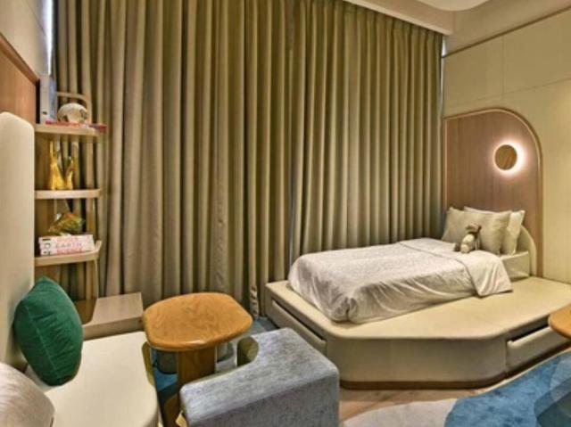 Rental | 4 BHK + Pooja Room,Servant Room,Study Room 2100 Sq.Ft. Apartment in Rustomjee Crown