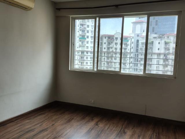 Rental | 4 BHK + Pooja Room,Servant Room,Study Room 3034 Sq.Ft. Apartment in Unitech The Close North