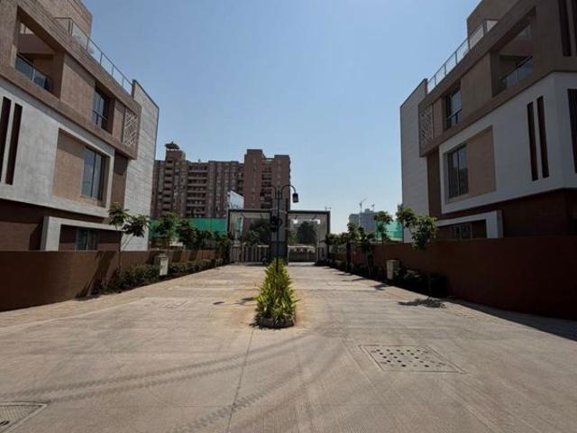 Rental | 4 BHK + Pooja Room,Servant Room,Study Room,Extra Room,Basement,Store Room 1710 Sq.Ft. Independent House in Kolte Patil Life Republic Sound of Soul