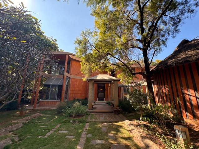 Rental | 4 BHK + Pooja Room,Servant Room,Study Room,Extra Room,Basement,Store Room 5200 Sq.Ft. Villa in High Grounds