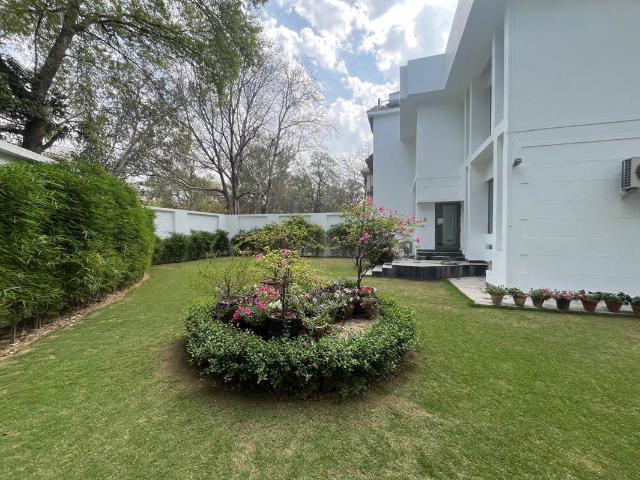 Rental | 4 BHK + Pooja Room,Servant Room,Study Room,Extra Room,Store Room 1000 Sq.Yd. Villa in Friends Colony