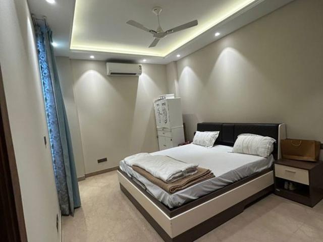 Rental | 4 BHK + Pooja Room,Servant Room,Study Room,Extra Room,Store Room 4000 Sq.Ft. Apartment in Safdarjung Enclave