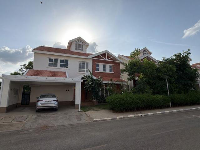 Rental | 4 BHK + Pooja Room,Servant Room,Study Room,Extra Room,Store Room 4500 Sq.Ft. Villa in Prestige Augusta Golf Village 1