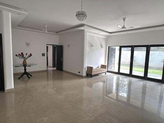 Rental | 4 BHK + Pooja Room,Servant Room,Study Room,Extra Room,Store Room 7000 Sq.Ft. Apartment in West End Colony