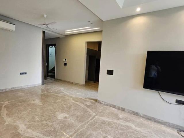 Rental | 4 BHK + Pooja Room,Servant Room,Study Room,Store Room 2749 Sq.Ft. Apartment in Godrej Meridien