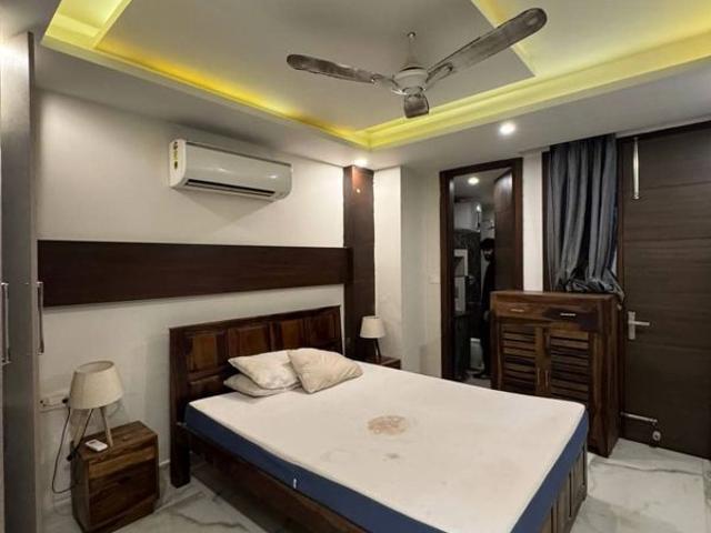 Rental | 4 BHK + Pooja Room,Study Room,Extra Room 2200 Sq.Ft. Apartment in DLF Capital Greens Phase I And II