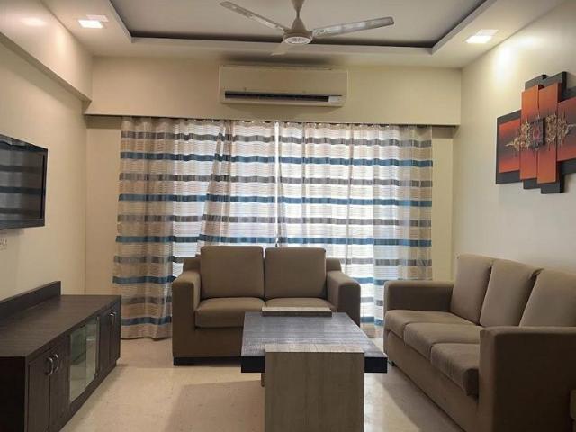 Rental | 4 BHK + Prayer Room 1200 Sq.Ft. Apartment in Santacruz West