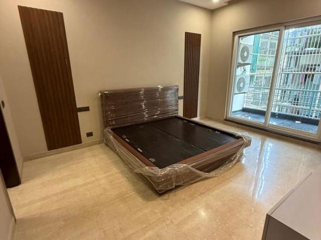Rental | 4 BHK + Prayer Room,Servant Room,Study Room,Basement,Store Room 2800 Sq.Ft. Apartment in DLF The Icon