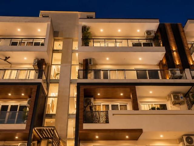 Rental | 4 BHK + Prayer Room,Servant Room,Study Room,Extra Room,Basement,Store Room 2900 Sq.Ft. Apartment in SS Linden