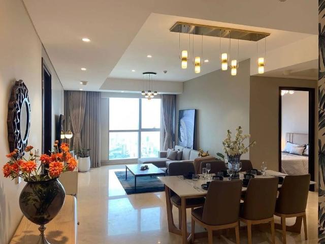 Rental | 4 BHK + Prayer Room,Servant Room,Study Room,Extra Room,Store Room 2200 Sq.Ft. Apartment in Bombay Realty One ICC