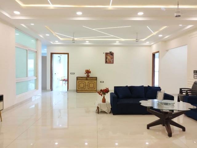 Rental | 4 BHK + Prayer Room,Servant Room,Study Room,Extra Room,Store Room 3350 Sq.Ft. Apartment in Vivek Vihar