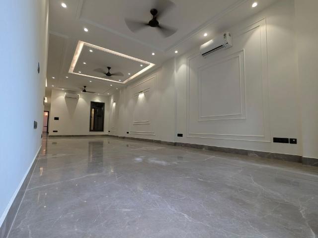Rental | 4 BHK + Prayer Room,Servant Room,Study Room,Extra Room,Store Room 4500 Sq.Ft. Apartment in Hauz Khas
