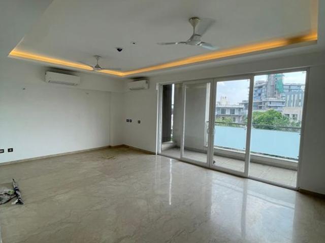 Rental | 4 BHK + Prayer Room,Servant Room 1950 Sq.Ft. Apartment in Unitech The Residences Sector 33