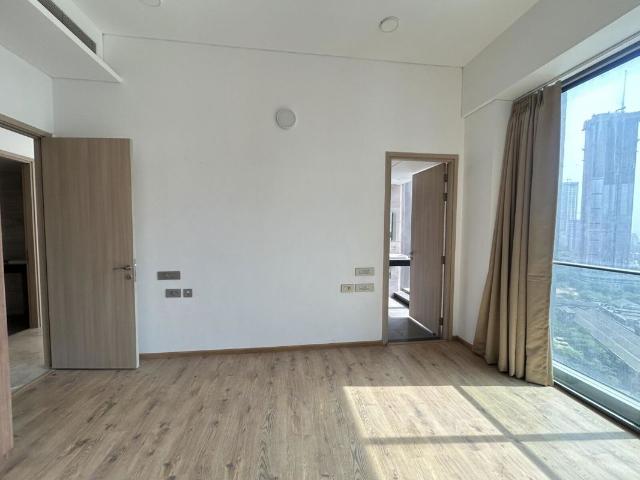 Rental | 4 BHK + Prayer Room,Store Room 2132 Sq.Ft. Apartment in Rustomjee Crown