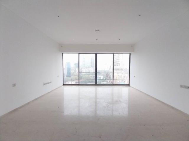 Rental | 4 BHK + Prayer Room,Store Room 2156 Sq.Ft. Apartment in Rustomjee Crown
