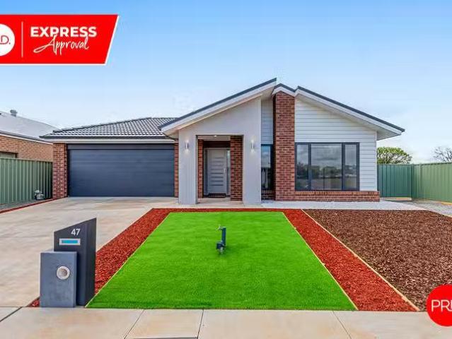 For Rent! 4 BR 47 Tobin Crescent, Epsom, VIC 3551