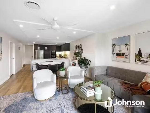 Rental! 4 BR 4/51 Ison Street, Morningside, QLD 4170