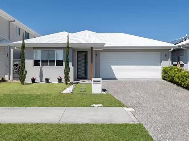Rental! 4 BR 48 College Drive, Palmview, QLD 4553