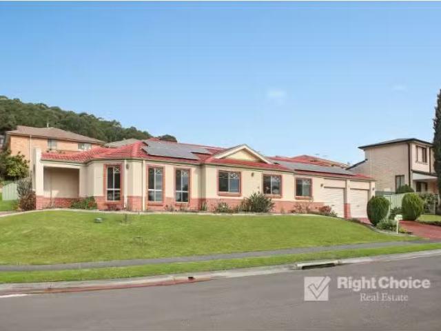 For Rent! 4 BR 48 Esperance Drive, Albion Park House for rent.