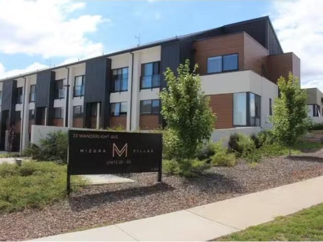 Rental! 4 BR 49/23 Wanderlight Avenue, LAWSON Townhouse for re.