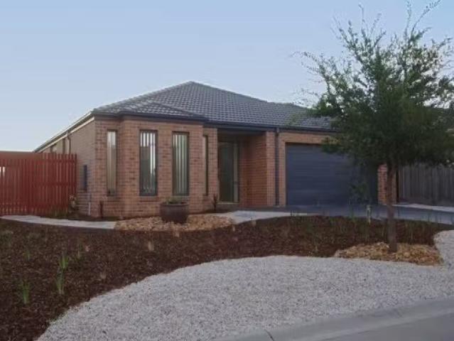 Just in! 4 BR 4 Manchester Drive, Skye, VIC 3977 House for R.
