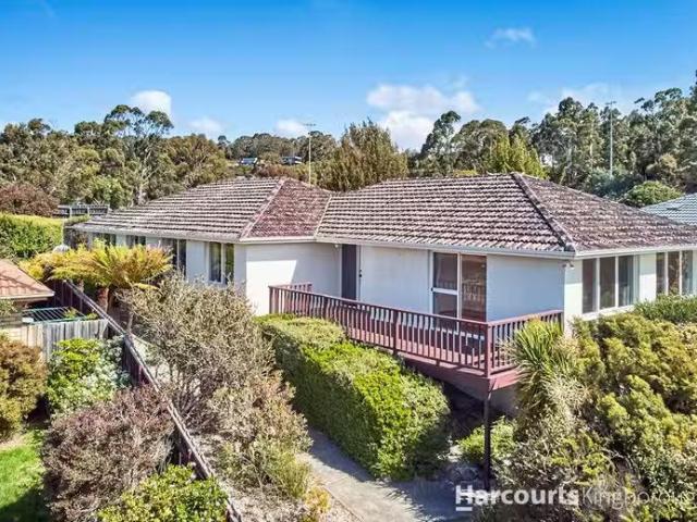Rental! 4 BR 4 Alamo Close, BLACKMANS BAY, TAS 7052 House fo.
