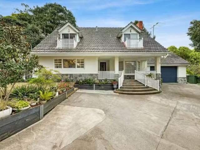 Deal! 4 BR 4 Radnor Ct, Mount Dandenong VIC 3767 House For L.