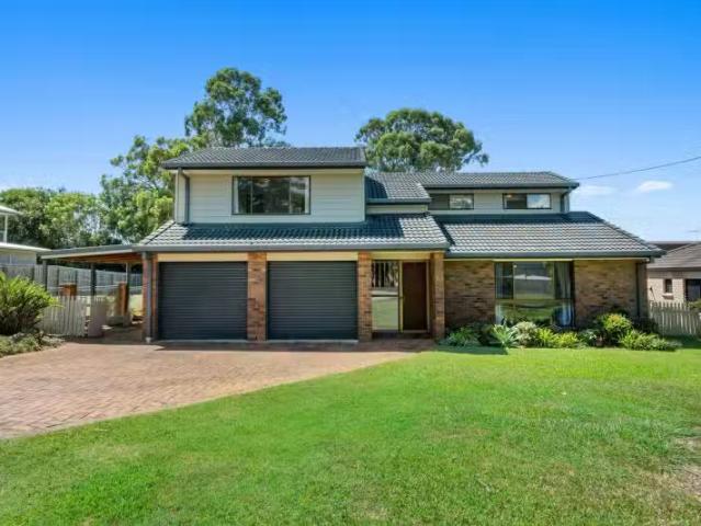 Cozy 4 BR 4 6 Jellicoe Street, WELLINGTON POINT, QLD 4160 Ho.