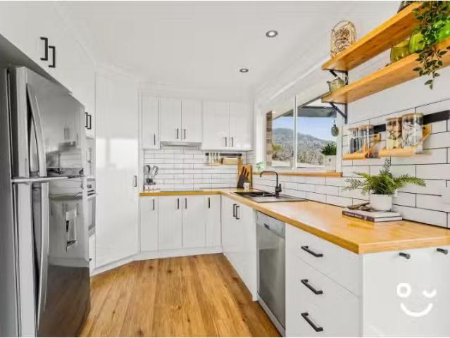 Cozy 4 BR 52 Iola Avenue, Farmborough Heights House for rent.