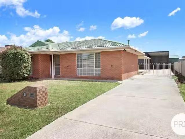 Just in! 4 BR 545 Daly Street, Lavington, NSW 2641