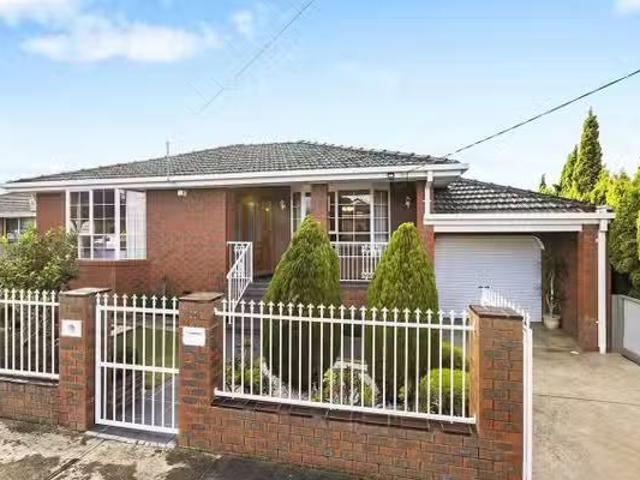 Cozy 4 BR 58 Darriwill Street, Bell Post Hill, VIC 3215 Hous.