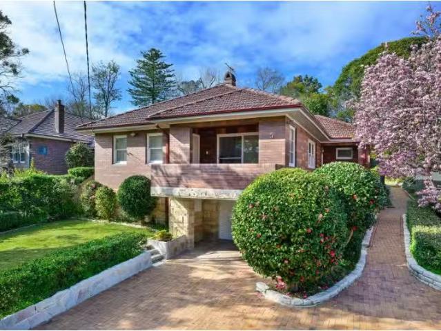 Charming 4 BR 5 Elva Avenue, Killara House for rent Listed by.