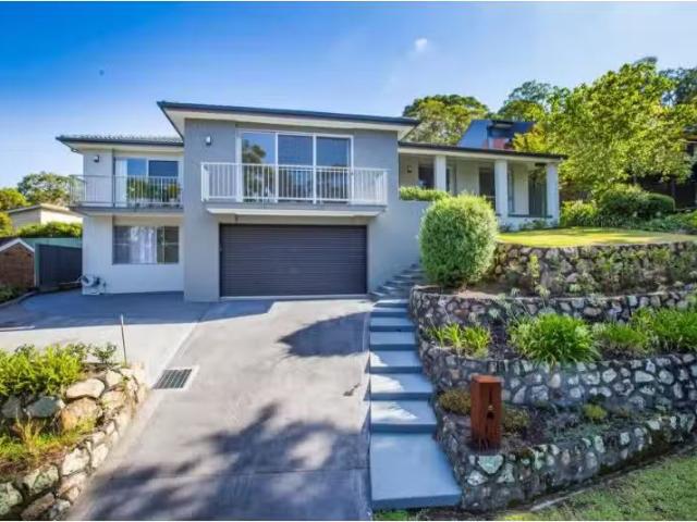 New 4 BR 5 Holly Circuit, NEW LAMBTON HEIGHTS House for rent.