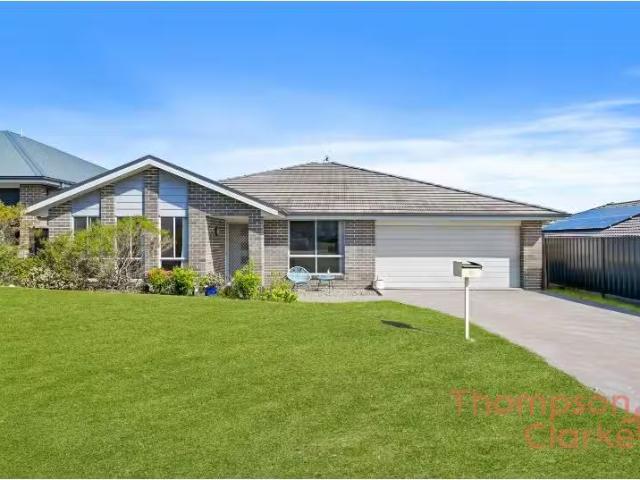 Cozy 4 BR 5 Lavender Close, GILLIESTON HEIGHTS House for rent.