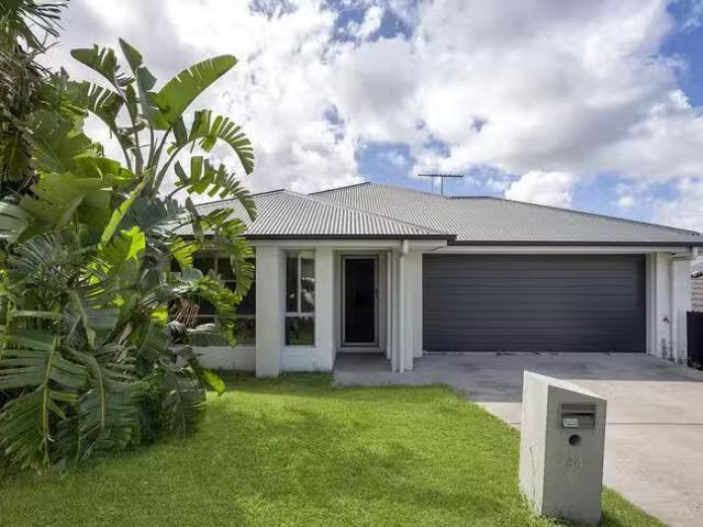 Cozy 4 BR 64 Ridgevale Boulevard, Holmview, QLD 4207