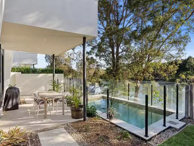 Charming 4 BR 65 Theatre Drive, Benowa, QLD 4217
