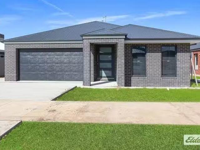 Nice 4 BR 68 Bremer Avenue, Leneva, VIC 3691